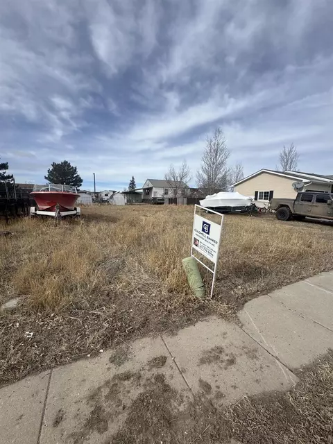 233 Tomahawk Dr, Evanston, WY 82930