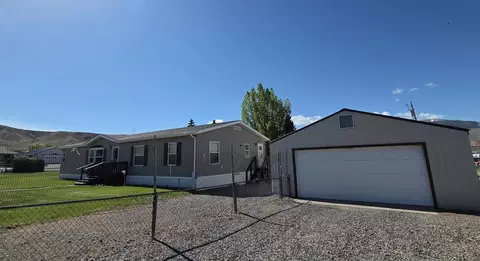 307 Hays St, Dubois, WY 82513