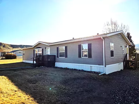 307 Hays St, Dubois, WY 82513