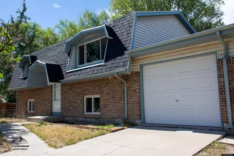 1114 Westview Dr, Riverton, WY 82501