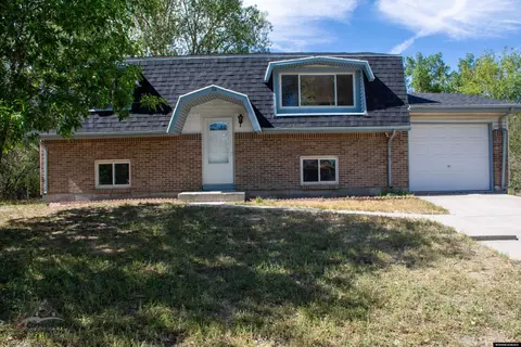 1114 Westview Dr, Riverton, WY 82501