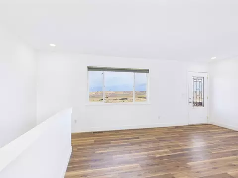 Living - 20 Glory Ln, Lander, WY 82520 photo 2 of 3