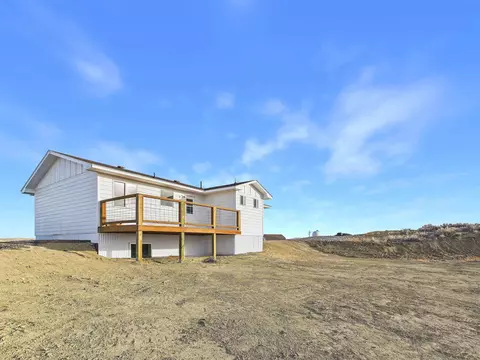 Exterior - 20 Glory Ln, Lander, WY 82520 photo 4 of 9