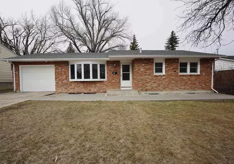 2110 Kingsboro Rd, Casper, WY 82604