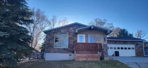 1228 Perrine St, Rawlins, WY 82301
