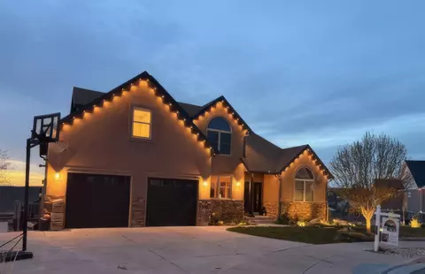 127 Red Hawk Ave, Evanston, WY 82930