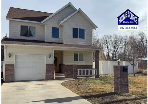 360 N 9th St, Lander, WY 82520