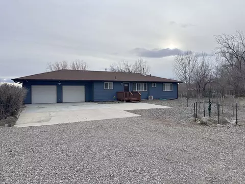 94 A Cliff Dr, Riverton, WY 82501