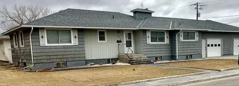 1022 Russell Ave, Worland, WY 82401