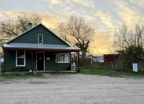 109 Boxelder St, Dixon, WY 82323