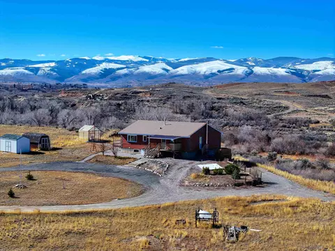 8471 Highway 789, Lander, WY 82520