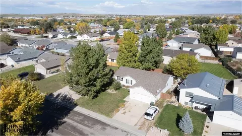 208 Bow St, Douglas, WY 82633