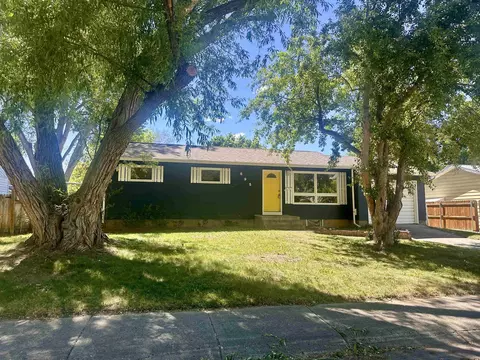 695 N 9th St, Lander, WY 82520