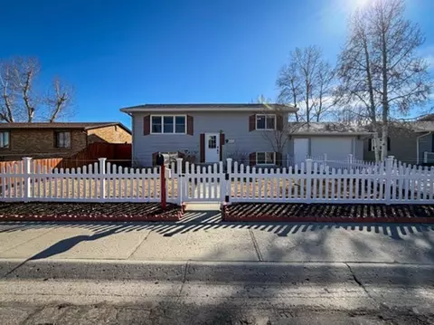 1812 Yellowstone Ave, Worland, WY 82401