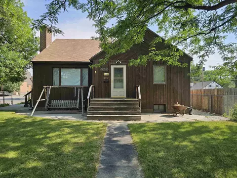 520 Obie Sue Ave, Worland, WY 82401