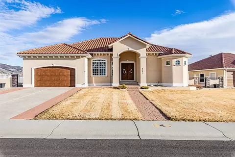 2851 Mustang Dr, Rock Springs, WY 82901