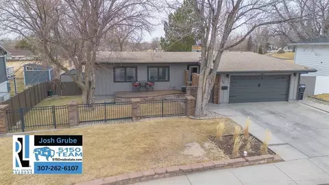 39 Valley Dr, Casper, WY 82604
