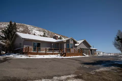 608 Cliff Drs, Dubois, WY 82513