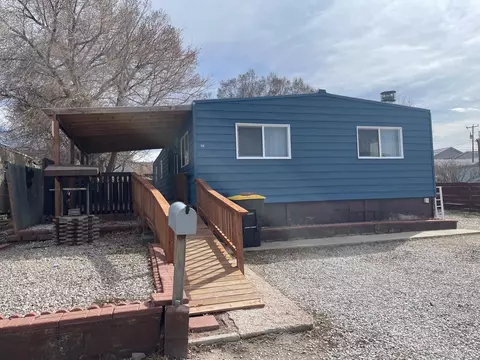 518 E Spruce St, Rawlins, WY 82301