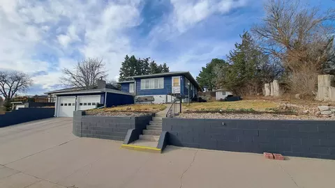 213 Rio Vista Rd, Torrington, WY 82240