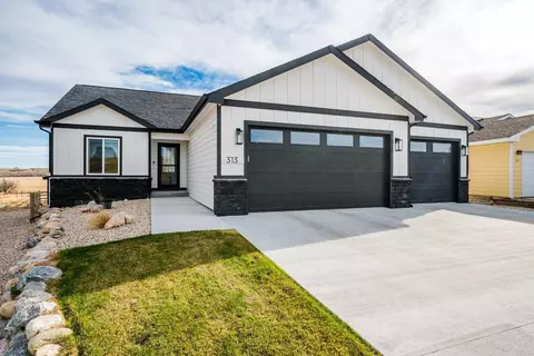 313 Rendezvous St, Buffalo, WY 82834