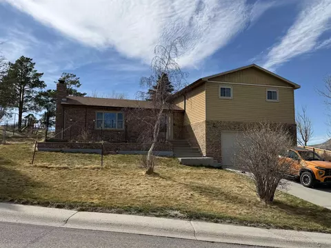 132 Mountain View Dr, Thermopolis, WY 82443