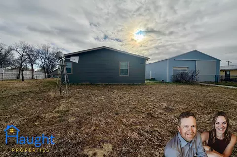 120 N 7th St, Glenrock, WY 82637