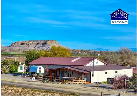865 Paradise Valley Rd, Riverton, WY 82501