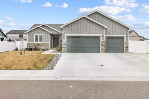 2862 Heathrow Ave, Casper, WY 82609