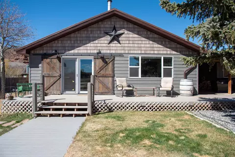 2 Fremont St, Dubois, WY 82513