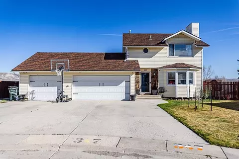 527 Stratton Cir, Rock Springs, WY 82901