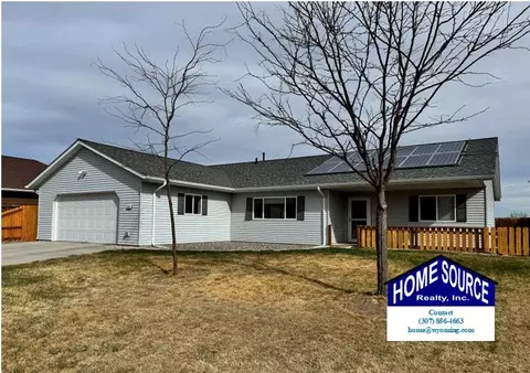 1412 E Forest Dr, Riverton, WY 82501