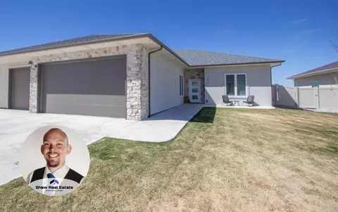 2946 Palmer Dr, Casper, WY 82601