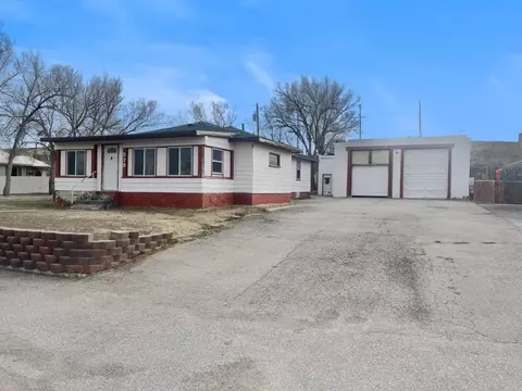 528 W Miller St, Rawlins, WY 82301