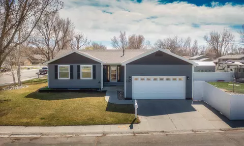 2290 Gregg Ave, Worland, WY 82401