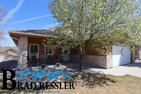 861 Recluse Ct, Casper, WY 82609