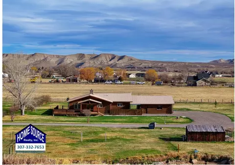 6 Hickerson St, Lander, WY 82520