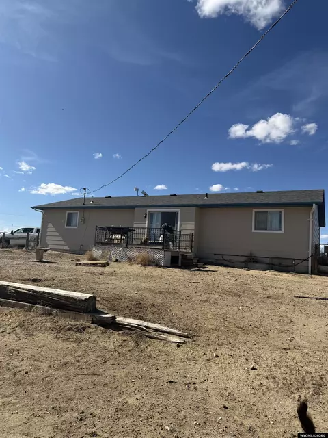 28 S Monkey Rd, Glenrock, WY 82637