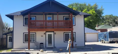 924 7th St, Rawlins, WY 82301