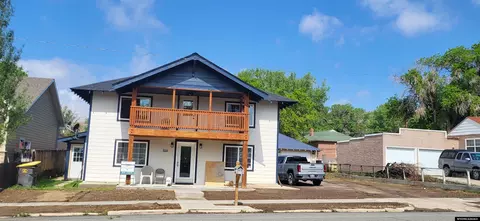 924 7th St, Rawlins, WY 82301