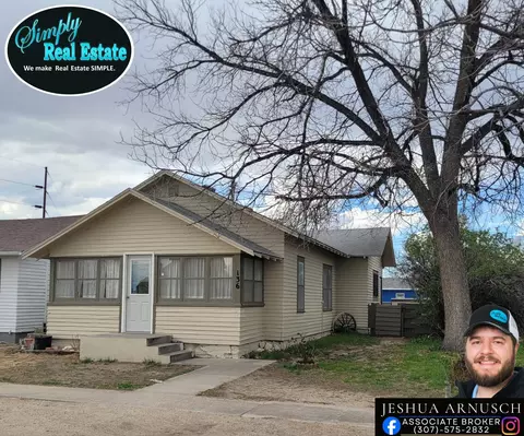136 W 03rd St, Lingle, WY 82223