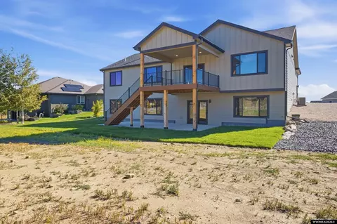 Exterior - 1072 Cornwall St, Casper, WY 82609 photo 7 of 8