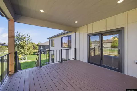 Exterior - 1072 Cornwall St, Casper, WY 82609 photo 5 of 8