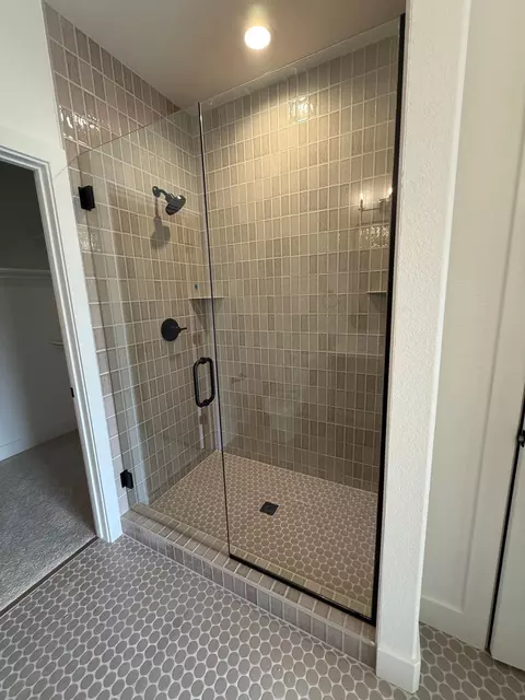 Bath - 1072 Cornwall St, Casper, WY 82609 photo 2 of 3