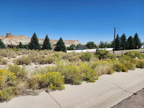 110 Collier Cir, Green River, WY 82935