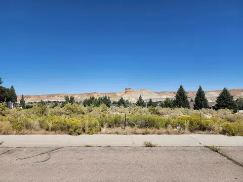 100 Collier Cir, Green River, WY 82935