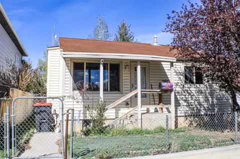 824 Connecticut Ave, Rock Springs, WY 82901