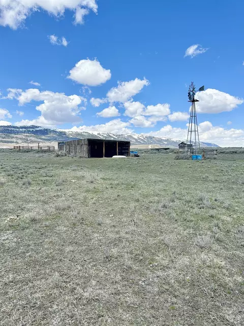 311 E Pine Dr, Kemmerer, WY 83101