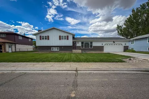 1831 Circle Rd, Worland, WY 82401