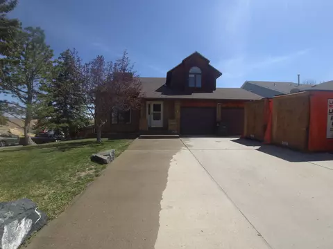 1717 Overland Dr, Rock Springs, WY 82901